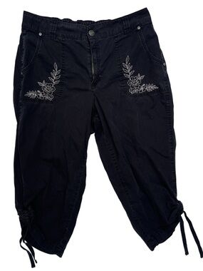 Basic Edition Embroidered Capris Size Large